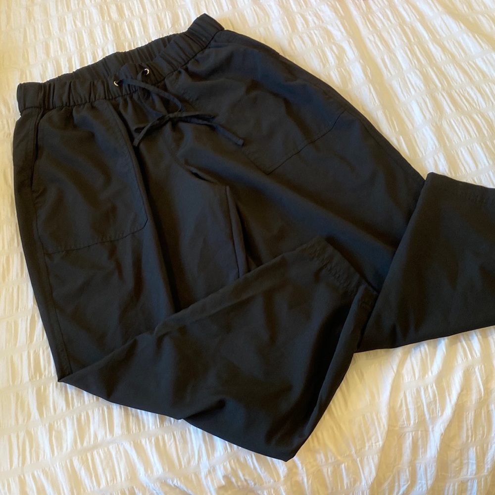 Old Navy active stretch crop pants, light material